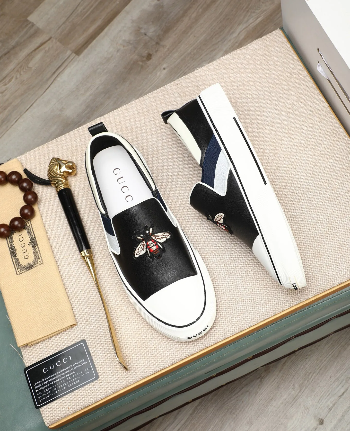 Men's shoes 💰460 GUCCI🔍🔍The latest models are on sale at the same time at the counter. Original calfskin imported from Italy, genuine leather lining, (high-end, extravagant, and classy) with exquisite workmanship. Soles: Original soles specially provided by the original factory. ⚠Exclusive double-layer movable molded soles are super comfortable⚠. Photos of the real thing🎬The real thing is even better🔍🔍"High quality·Follow the order" Code number 38-44